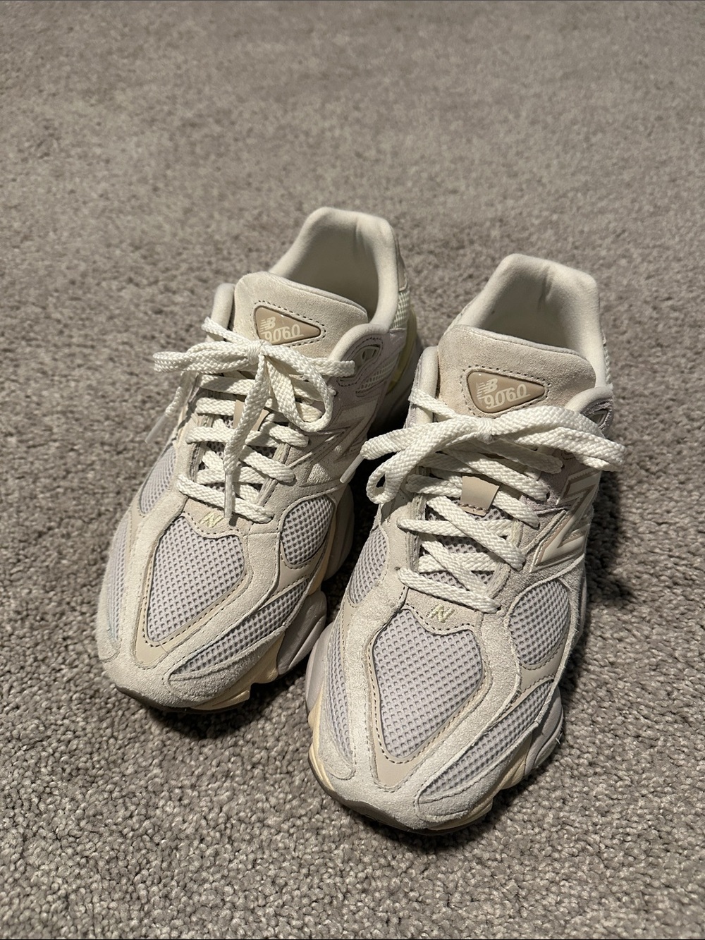 New Balance Women’s 9060 Mint Cream White Athletic Sneakers EUC
